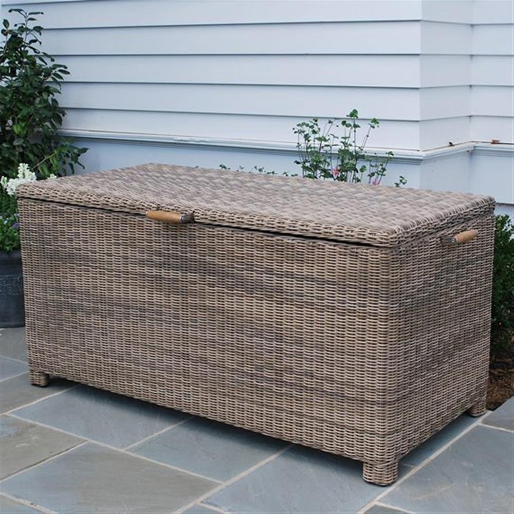 Outdoor cushion holder