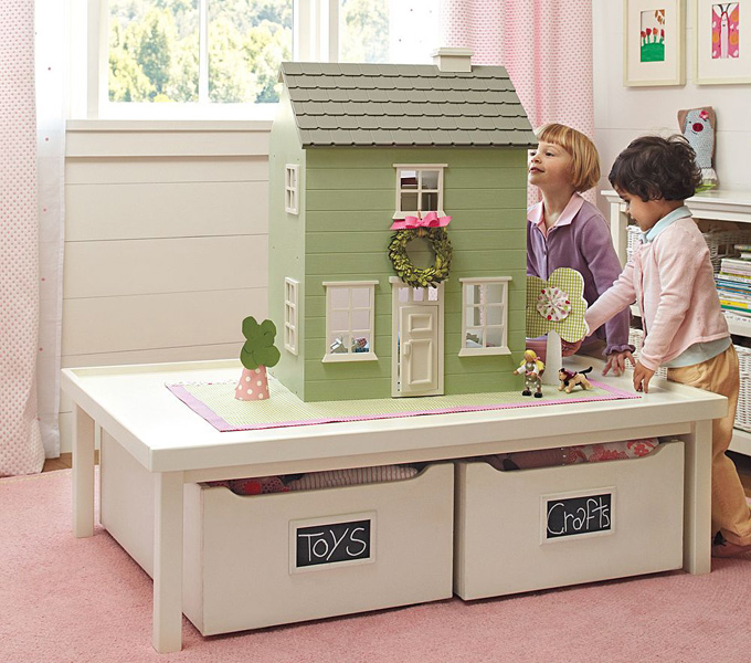 Trofast play table