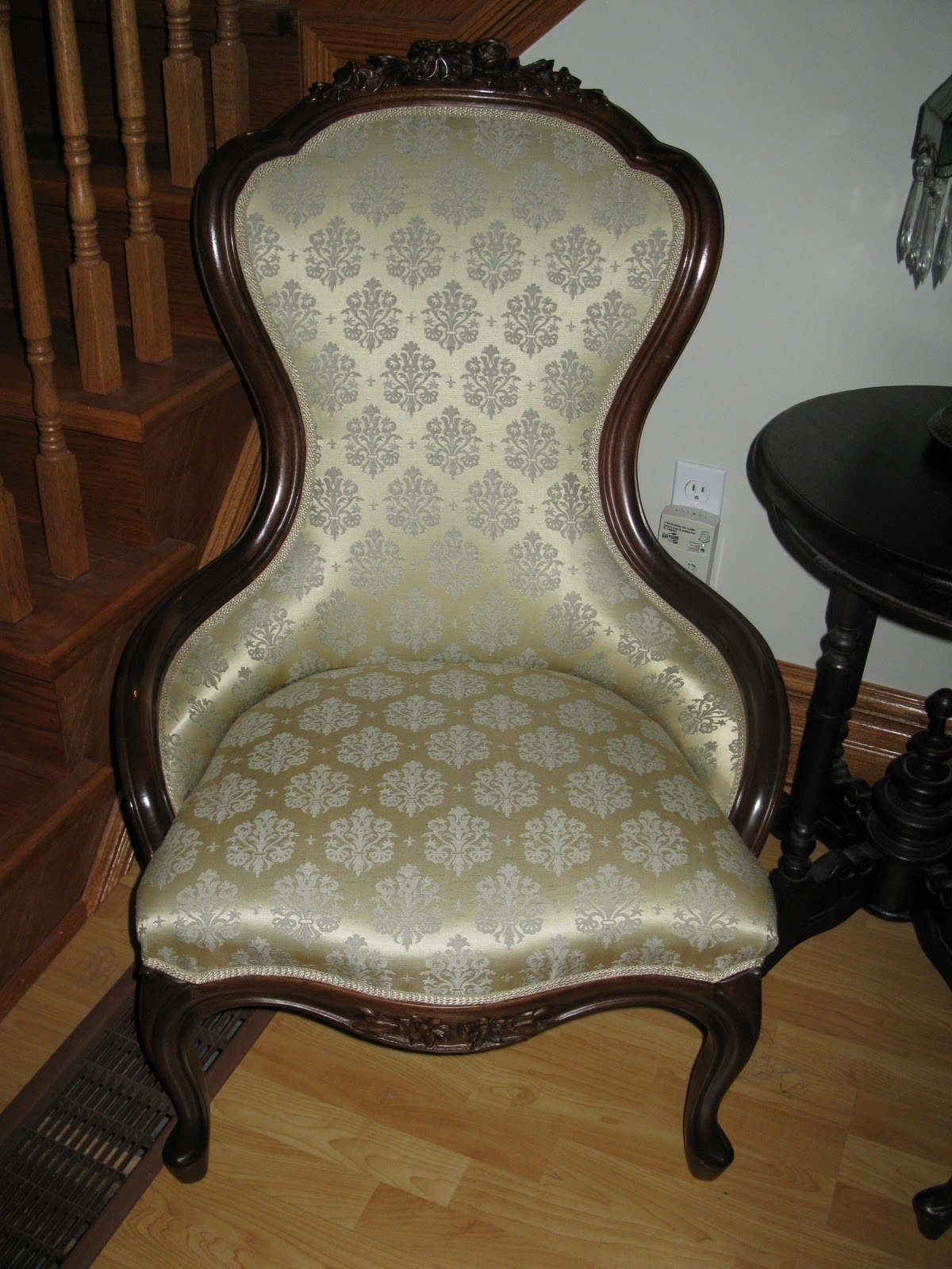 If you know more about these chairs please post a