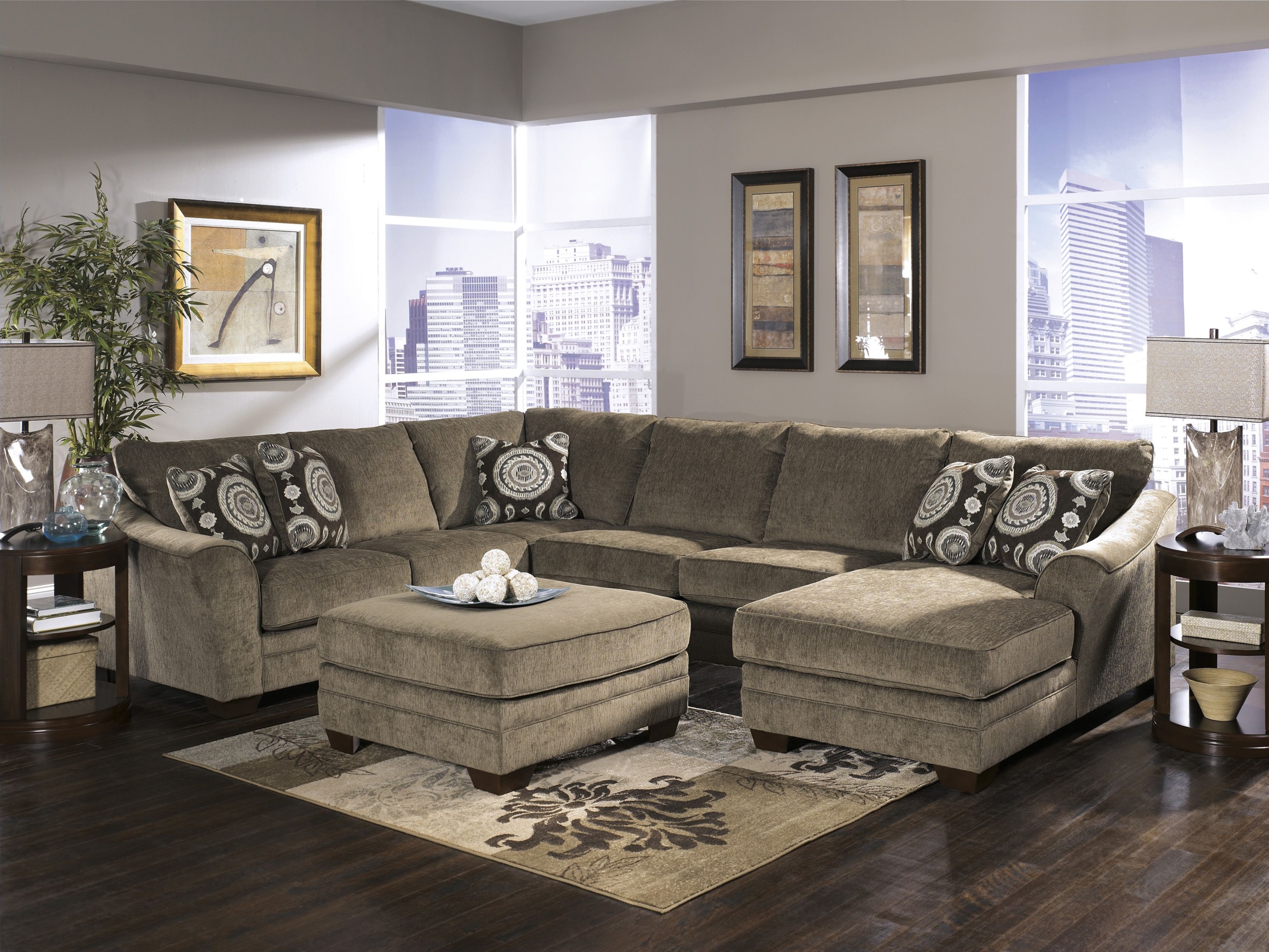 Sectional sofa with ottoman