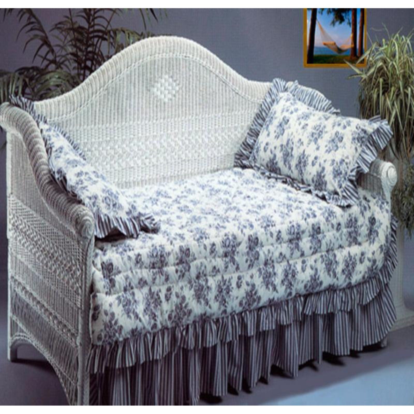Yesteryear Wicker Charissa Daybed, White, Wicker, Twin