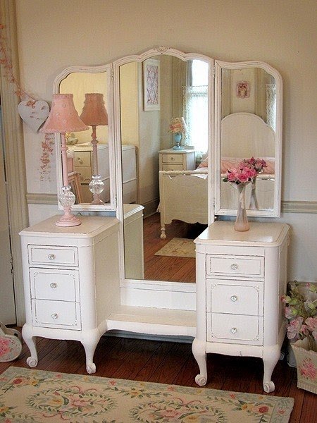 Antique vanity set