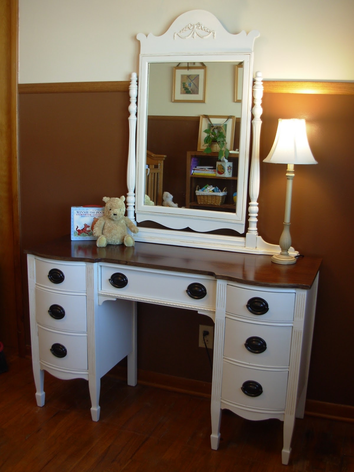 Kidney shaped vanity