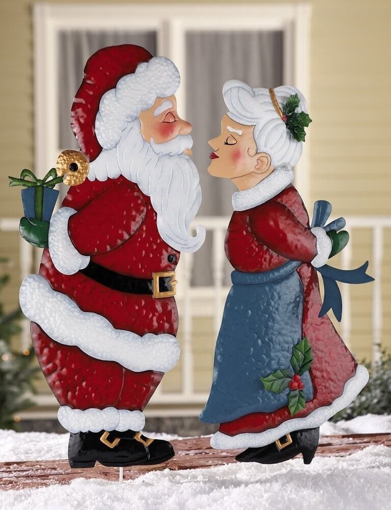 Outdoor santa claus decorations 1