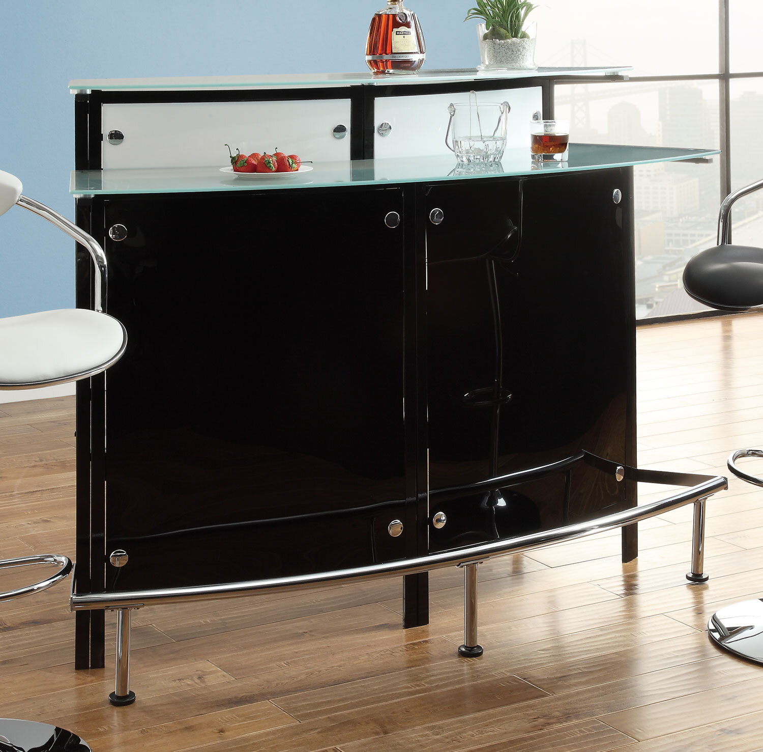 Small free standing bar