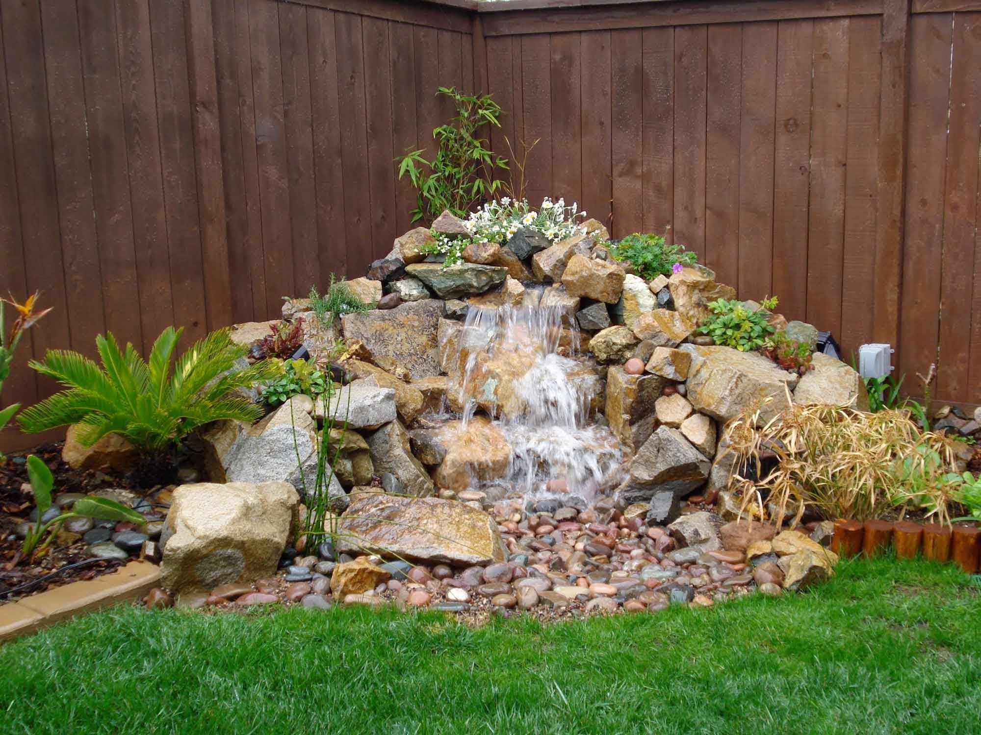 Outdoor corner fountains 11