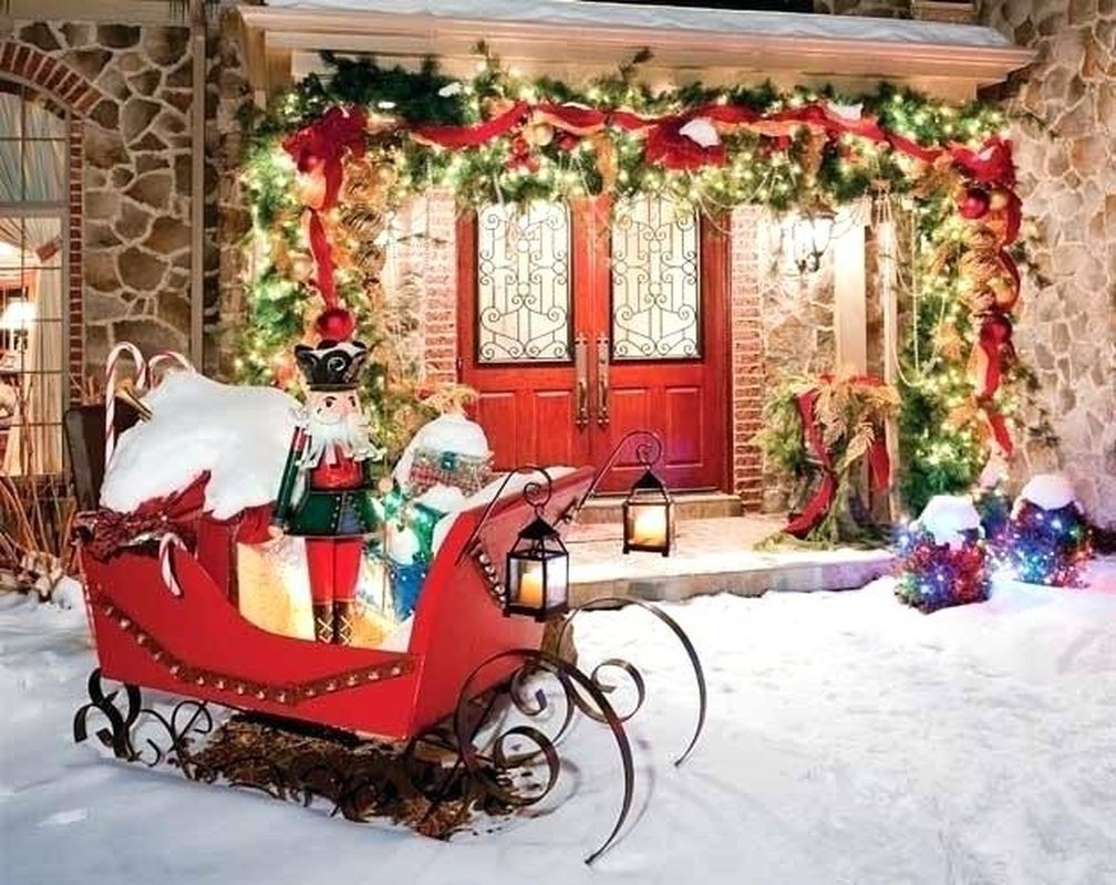 Outdoor santa sleigh