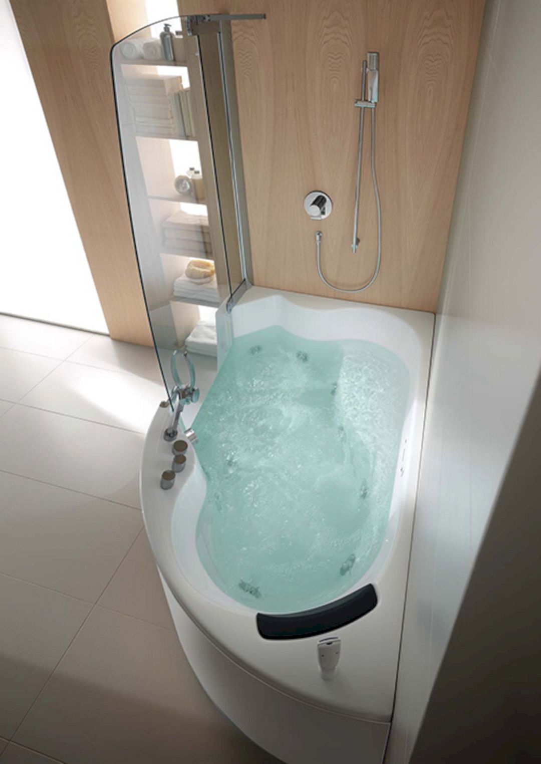 Wide bathtub