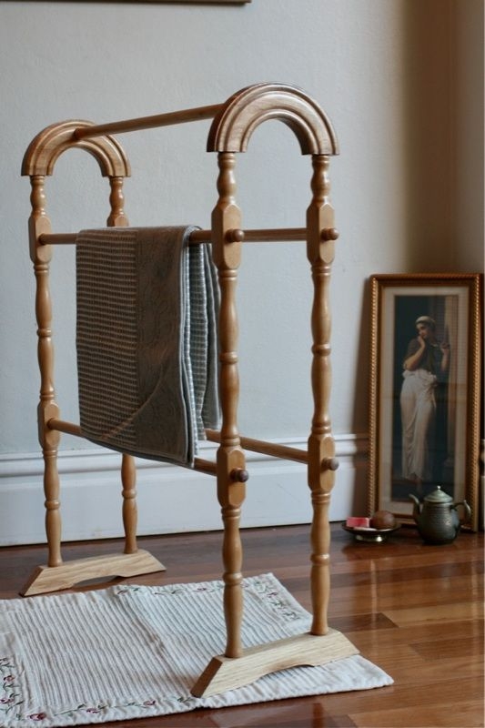 Beautiful Wooden Towel Rail Rack Vintage Classic Timber Stand Can Posted