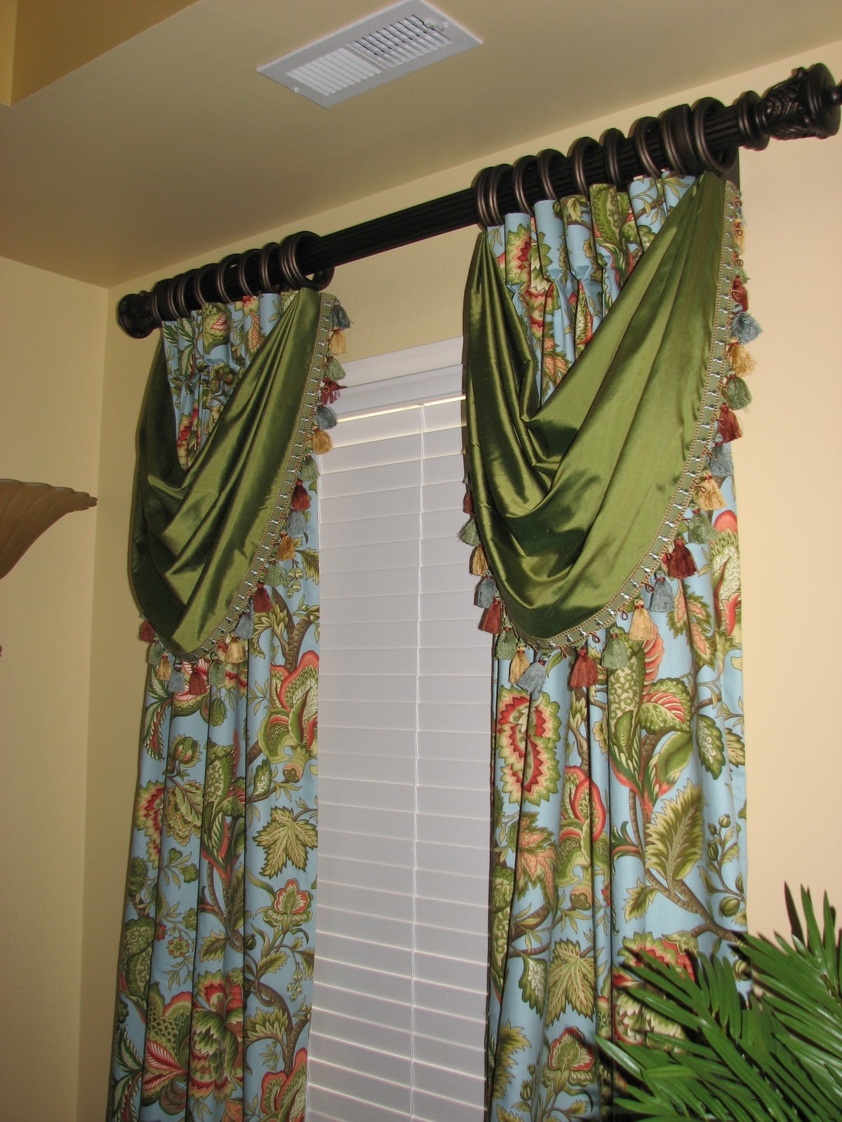 How to drape a valance