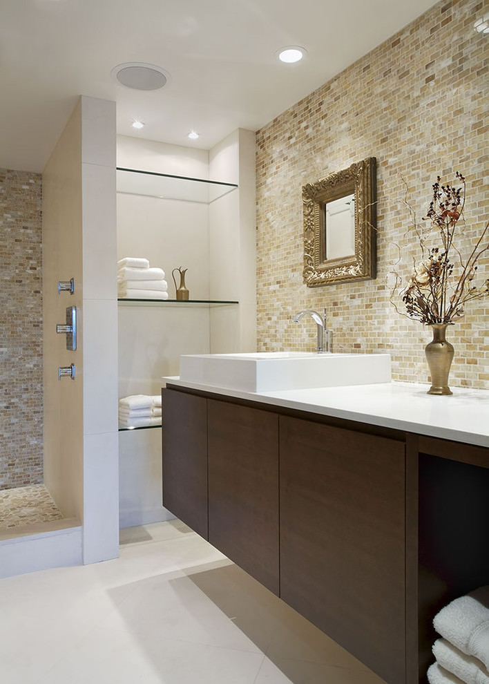 Shower niche with glass shelf