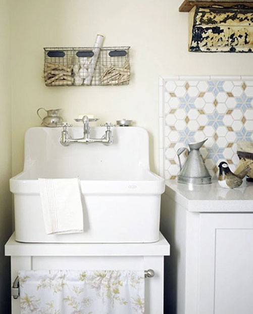 Small laundry sink