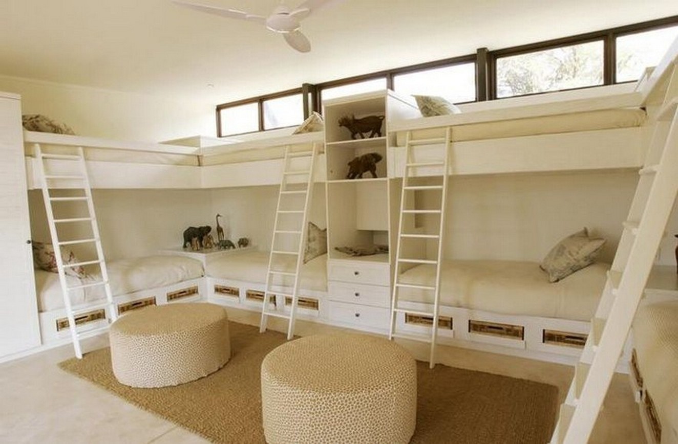 2 twin beds with corner unit