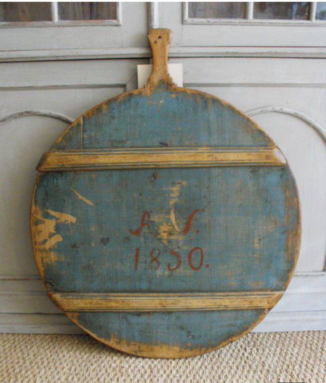 Round wooden tray 13
