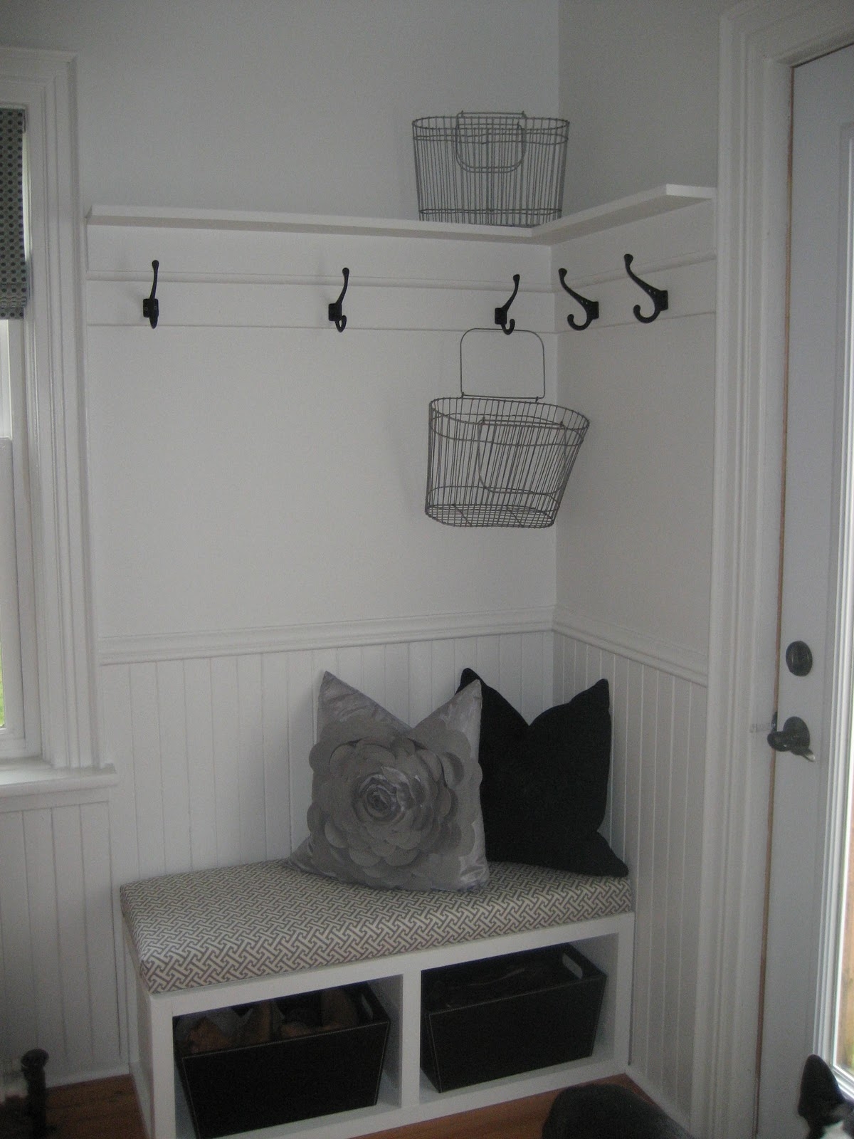Corner shelf with hooks 1