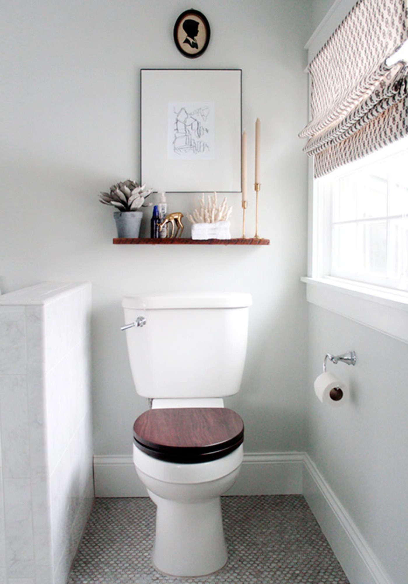 Shelf above toilet