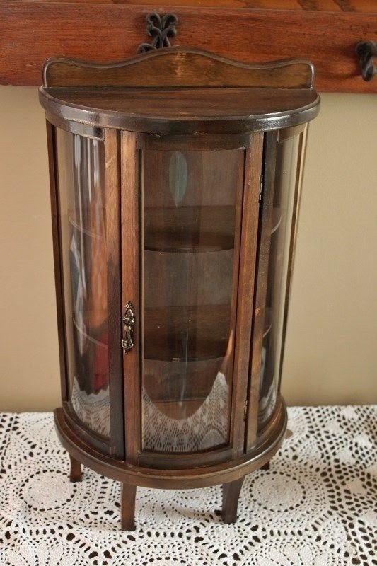 Small table top cabinet