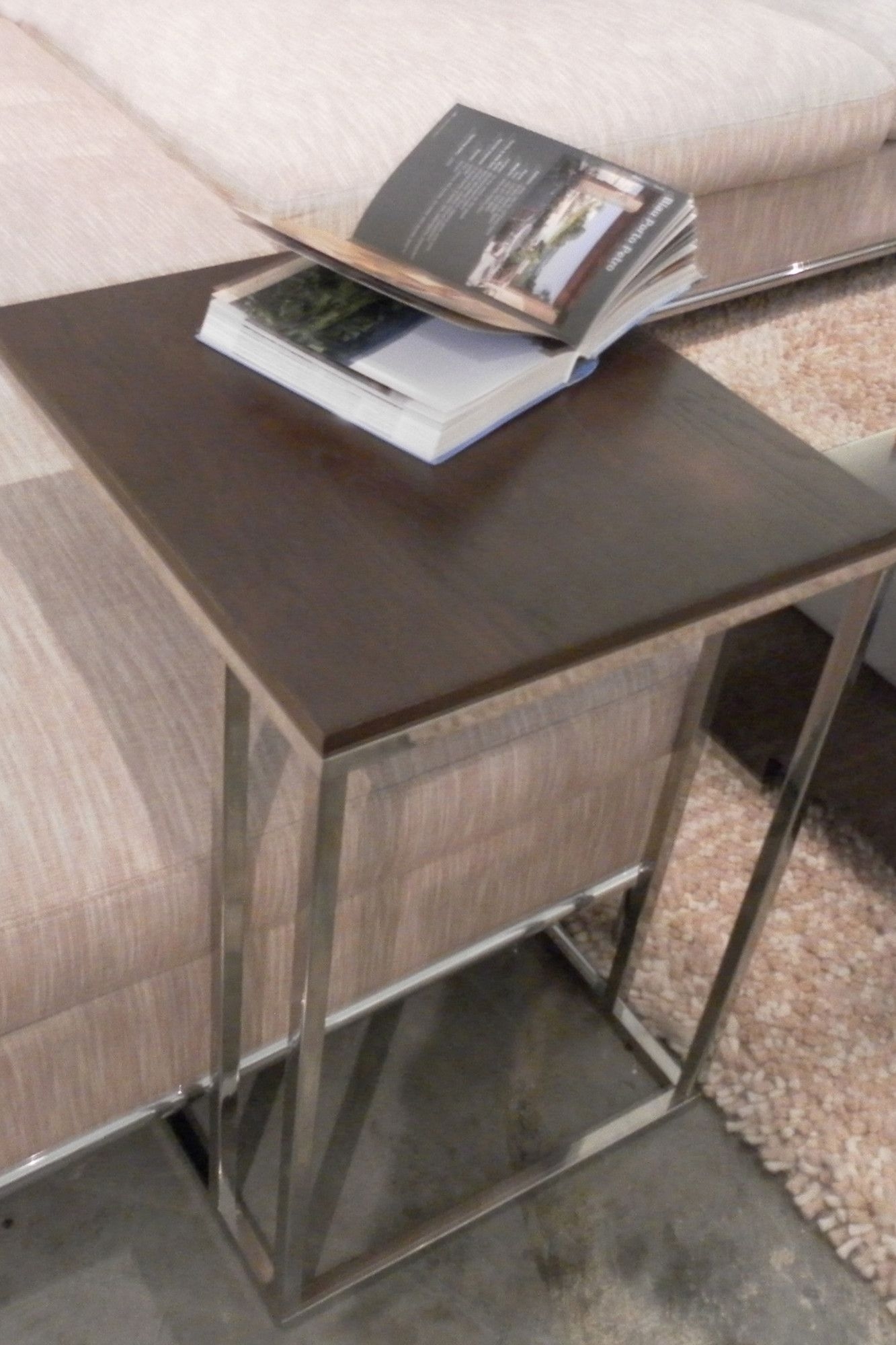 Smash Tray Table