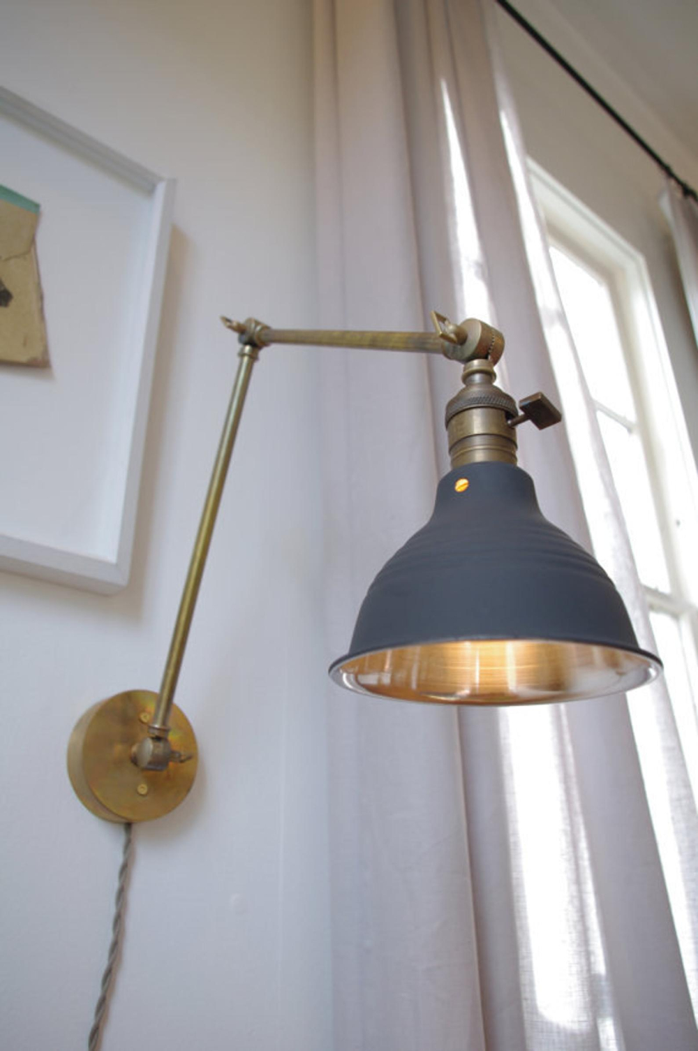 Articulating industrial wall lamp oc