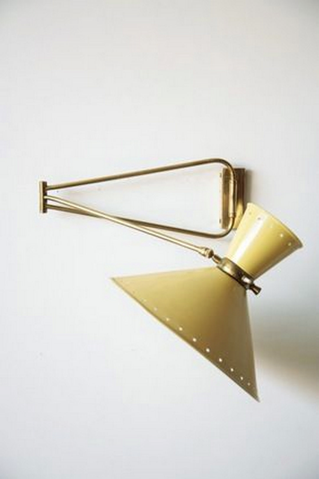 Articulating wall lamp 1