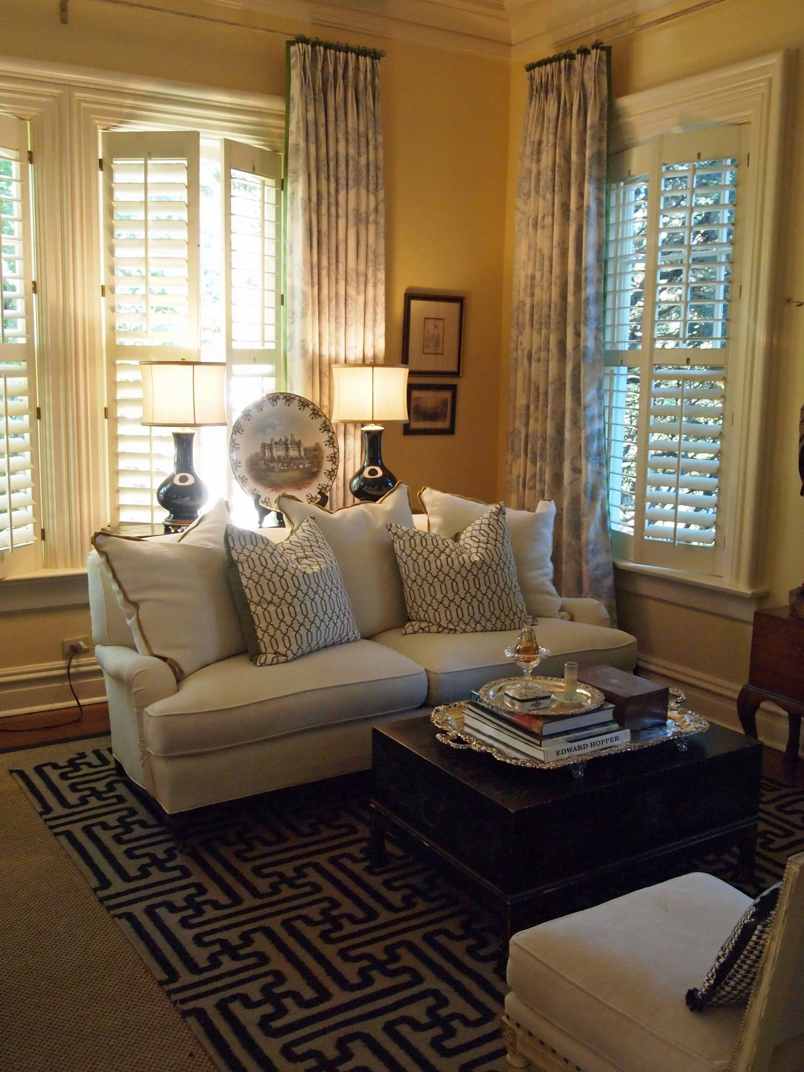 Graphic curtain panels