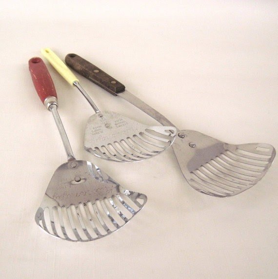 Kitchamajig ekco or wire handle slotted scoop by lauraslastditch 14
