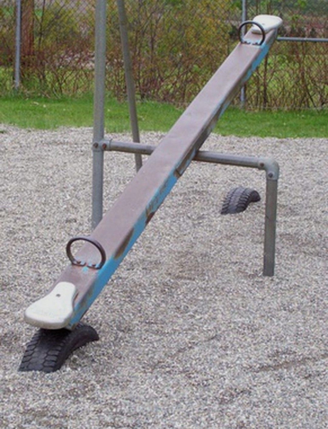 Metal teeter totter