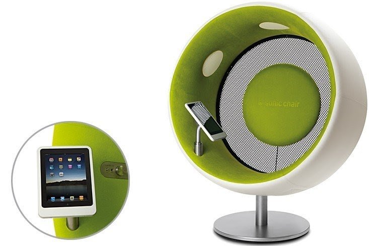 Recliner chair with speakers