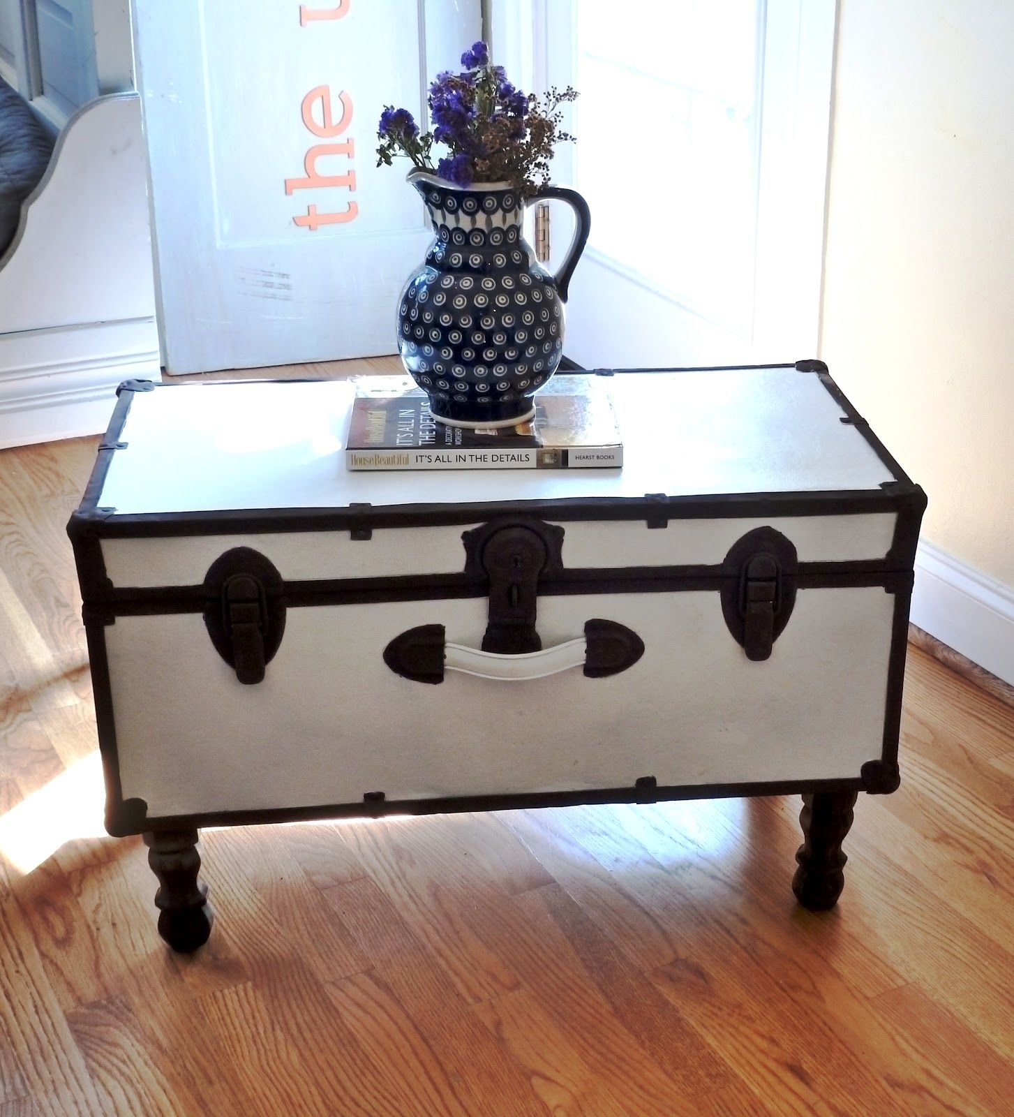 Vintage trunk coffee table 1