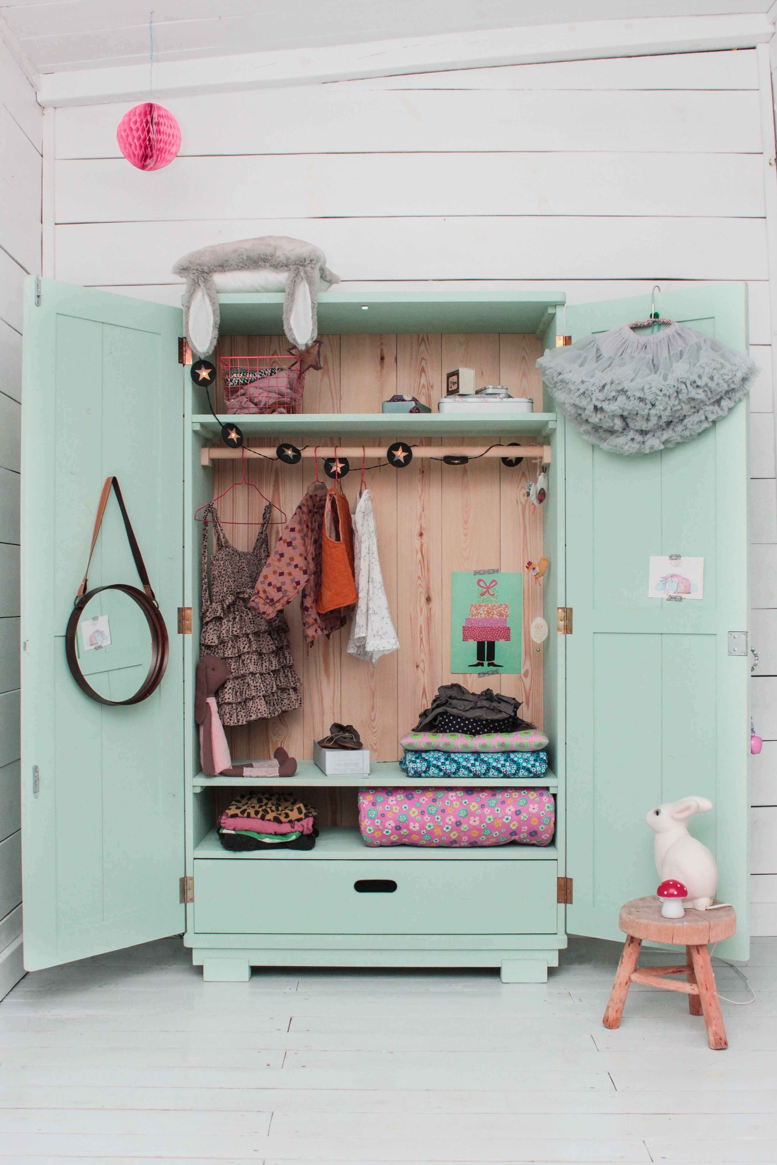 Wardrobe closet for kids
