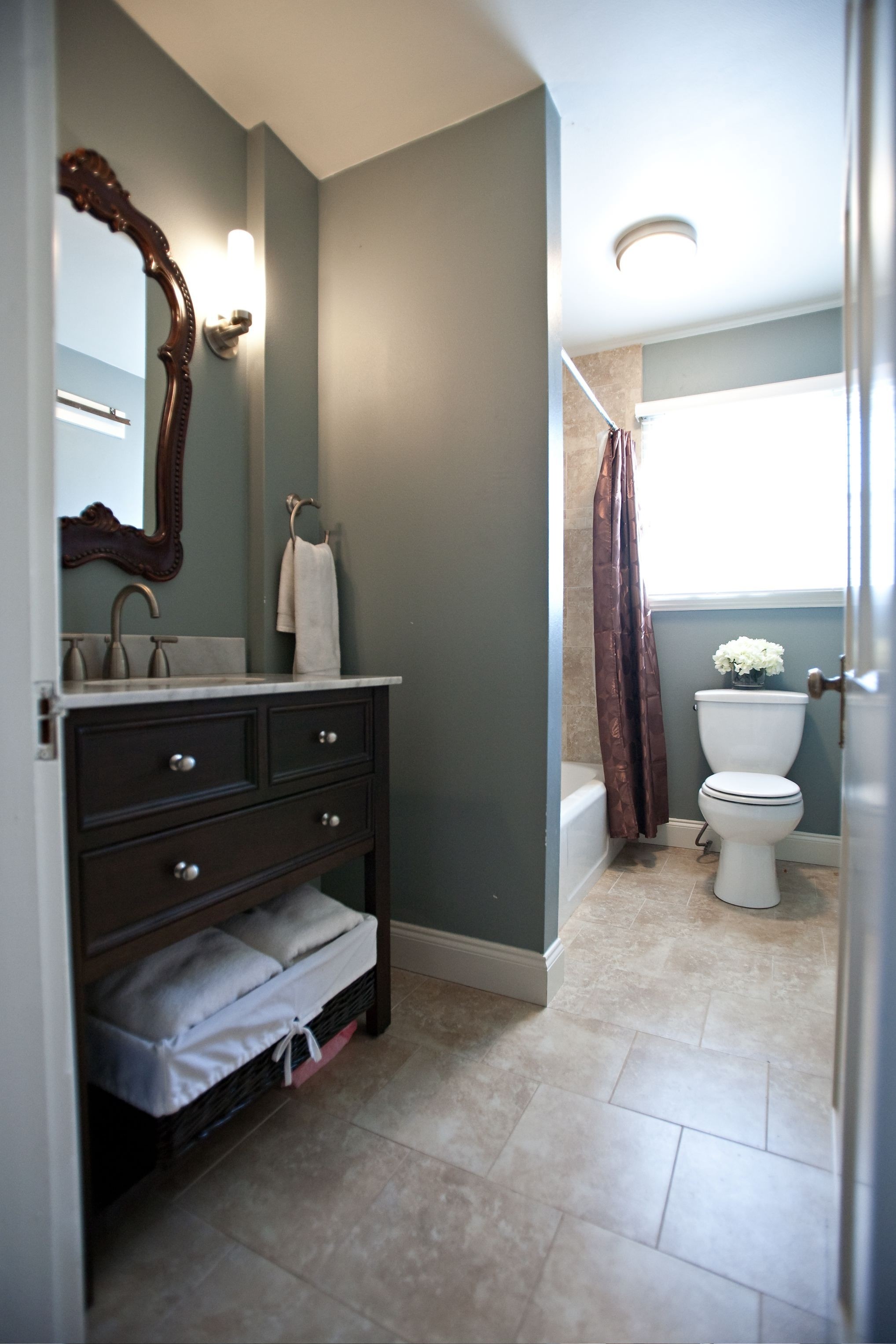 Apparently i like blue bathrooms
