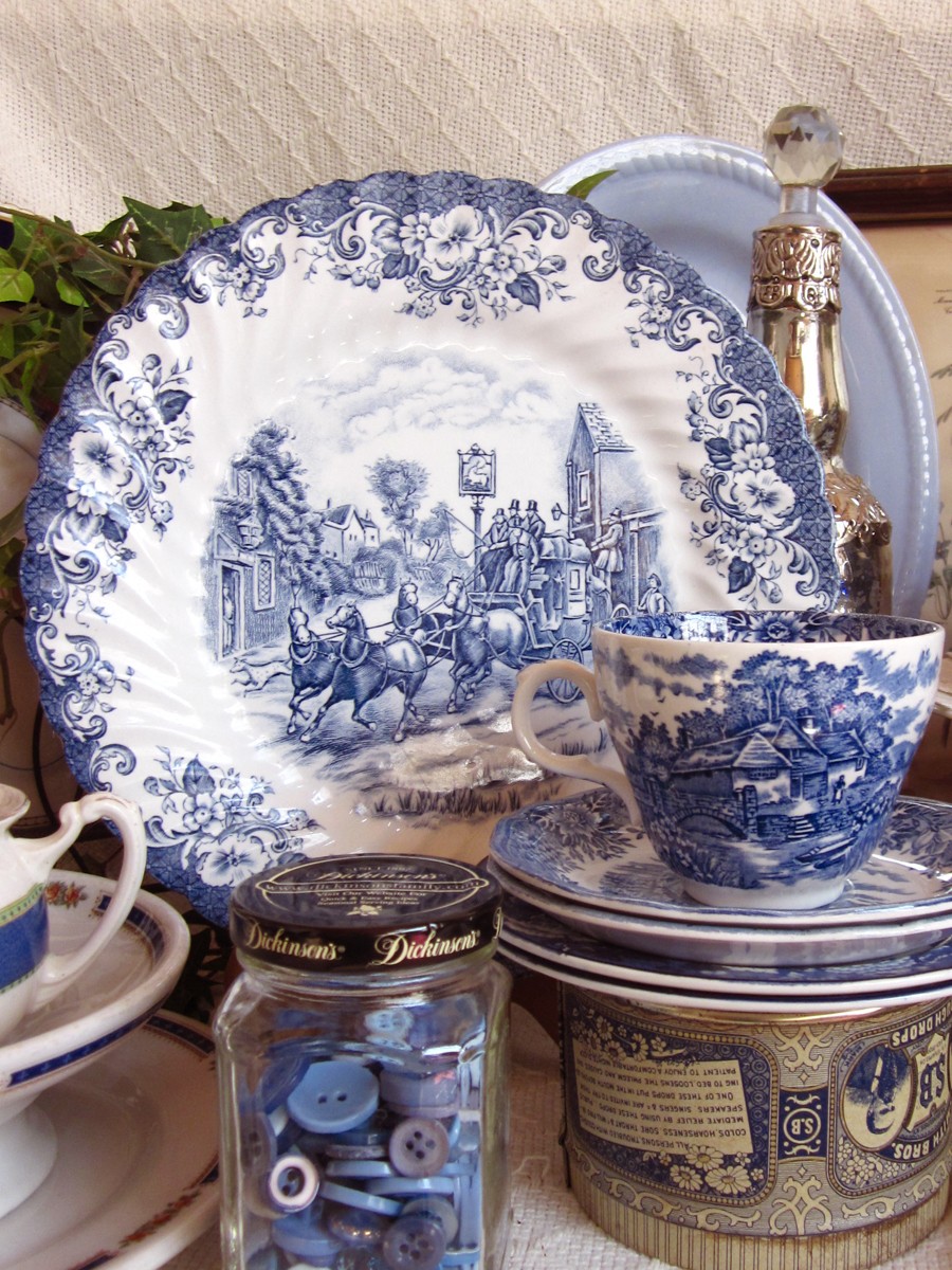 Johnson bros christmas dishes