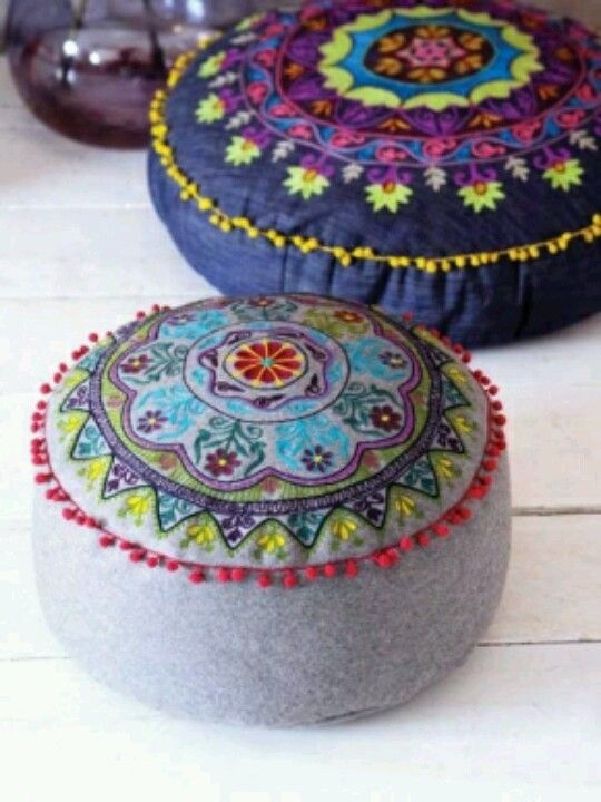 Round floor cushion 3