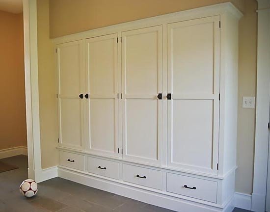 Closed shoe storage 3