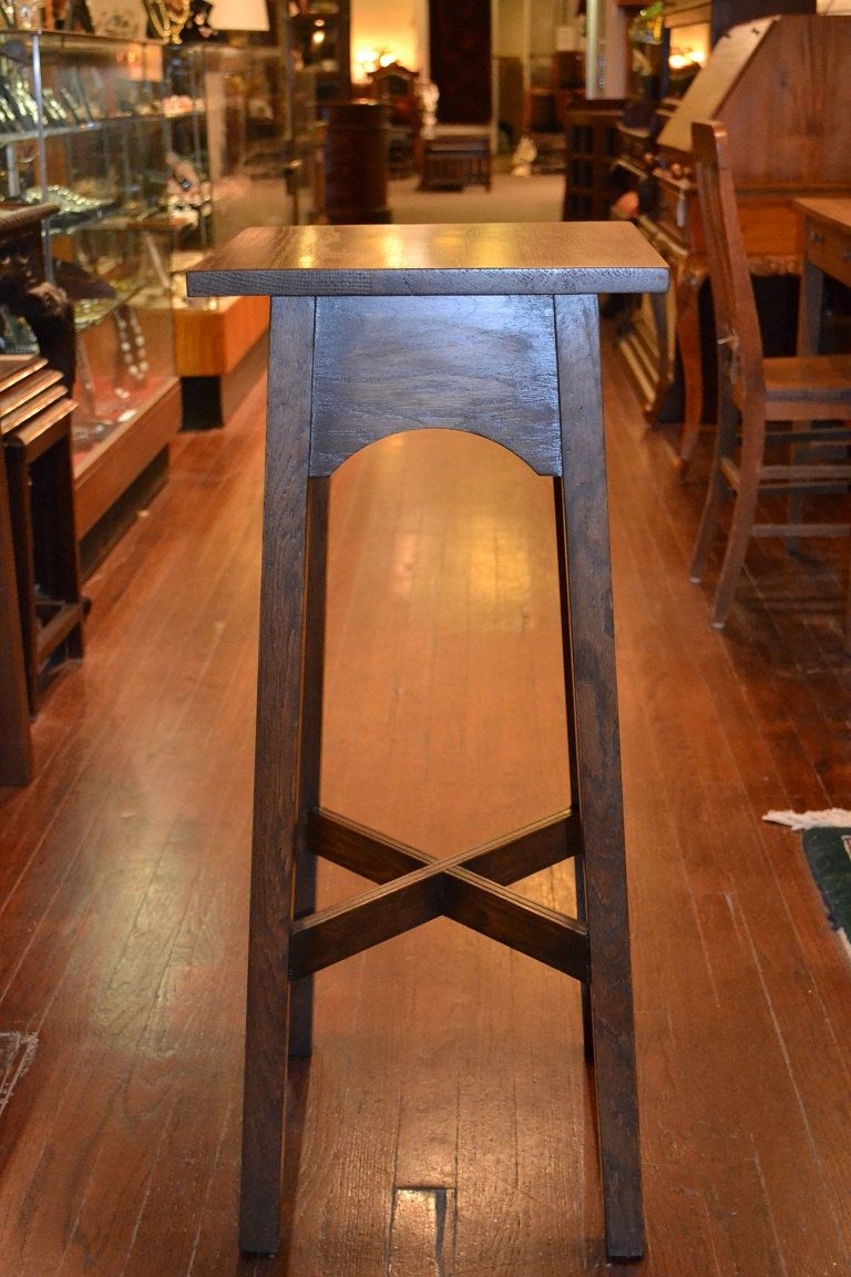 Oak plant table