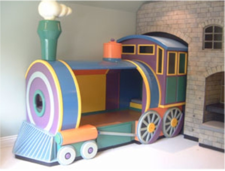 Train bed toddler
