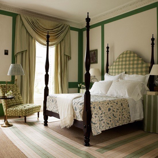 Colonial bedroom