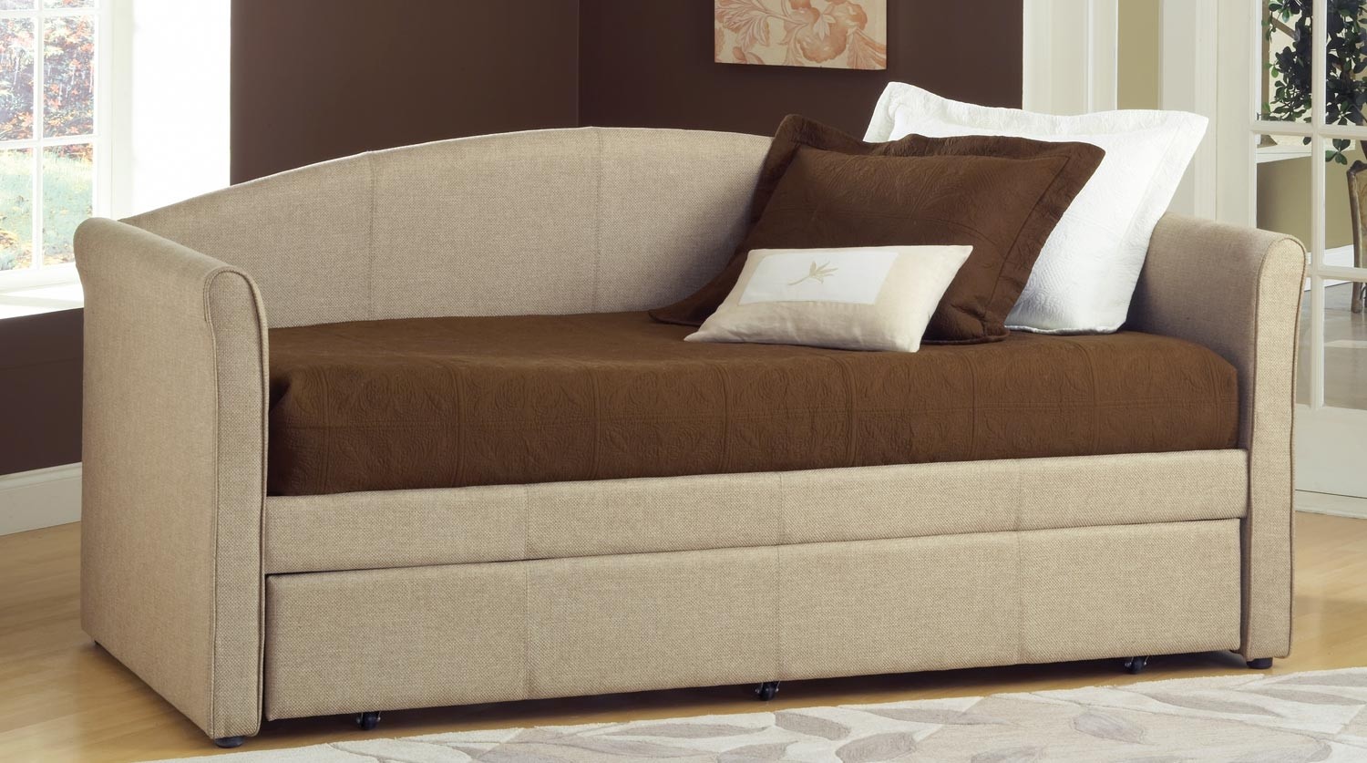 Wood daybed with pop up trundle