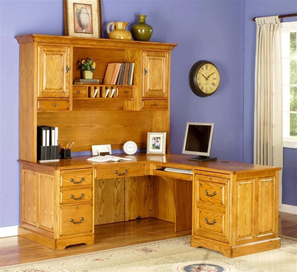 Shape return desk w executive hutch set in golden oak