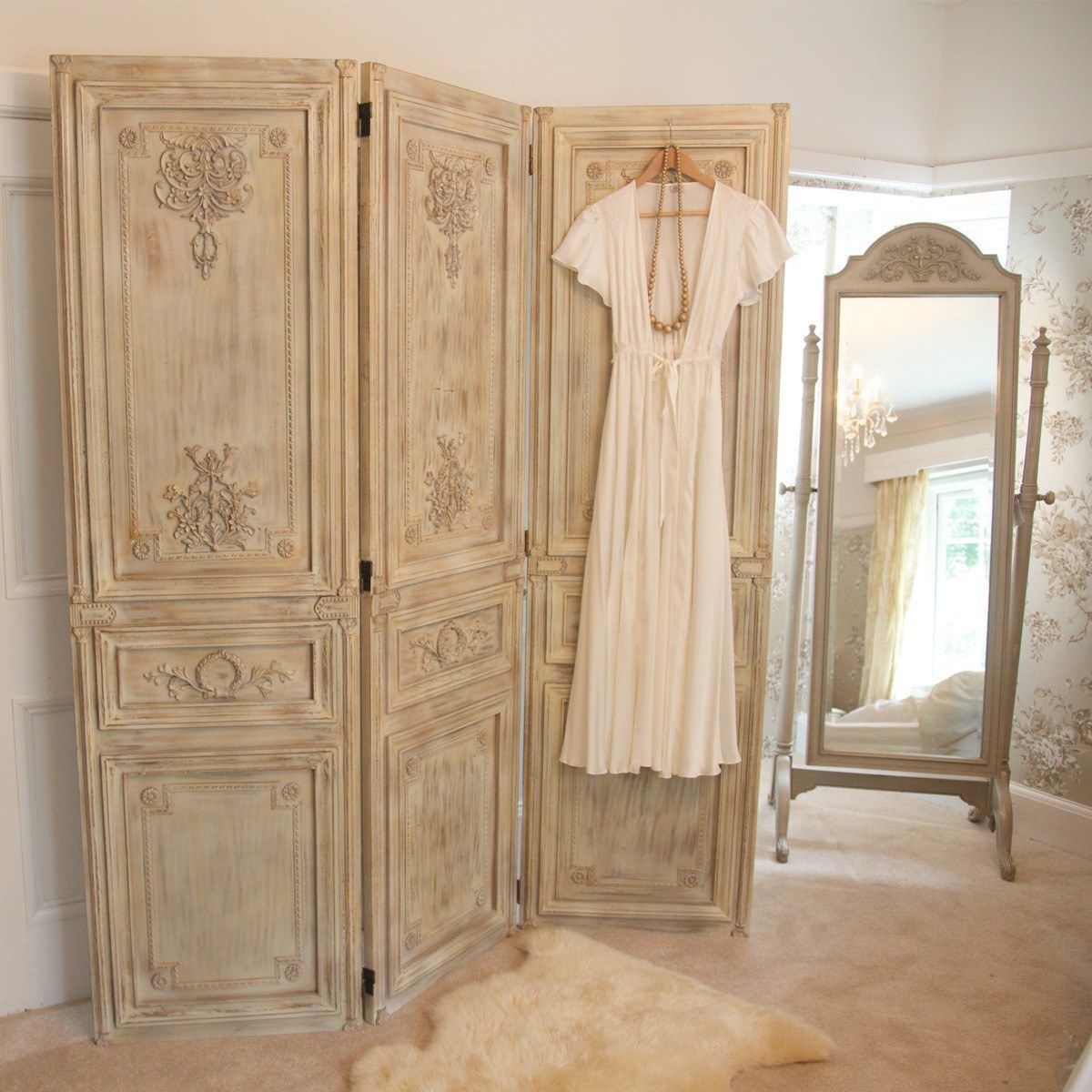 Mirrored room divider screen