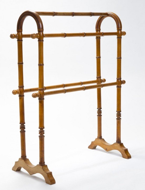 Towel rack wooden