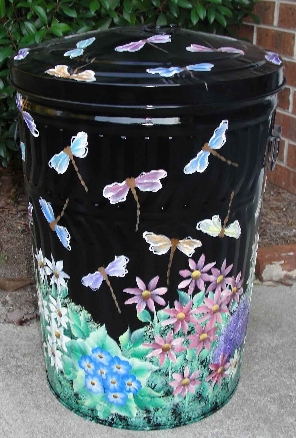 Pretty trash cans 2