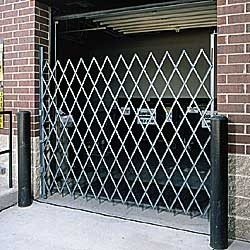 Screen baby gate