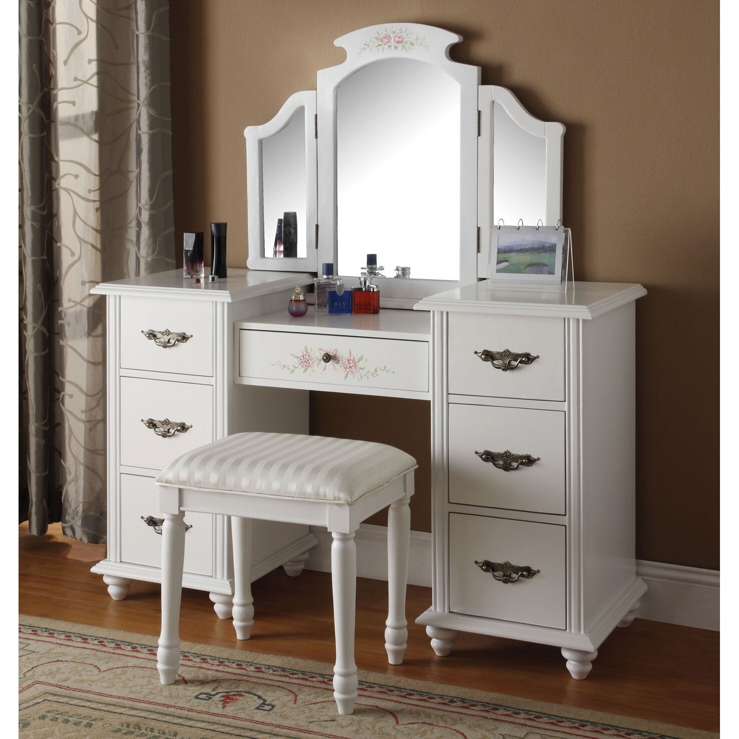 White bedroom vanities