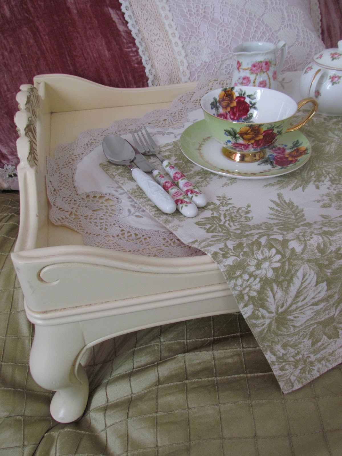 Antique breakfast trays 29