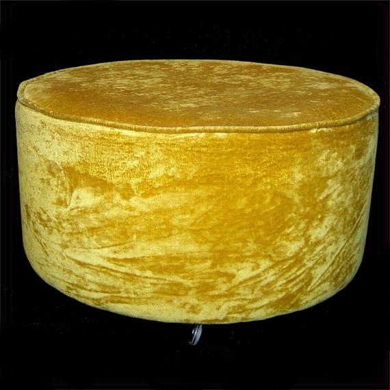 Round velvet ottoman 2