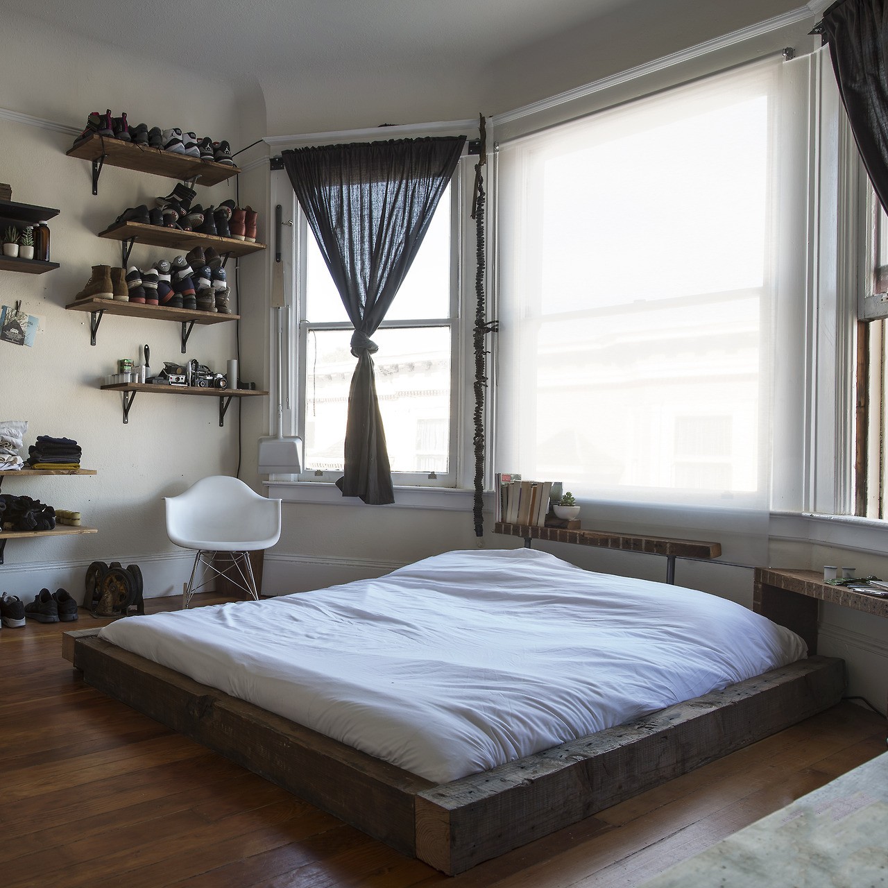 Low profile wood bed frame 1