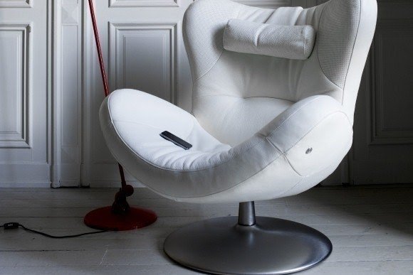 This chair has built in speakers