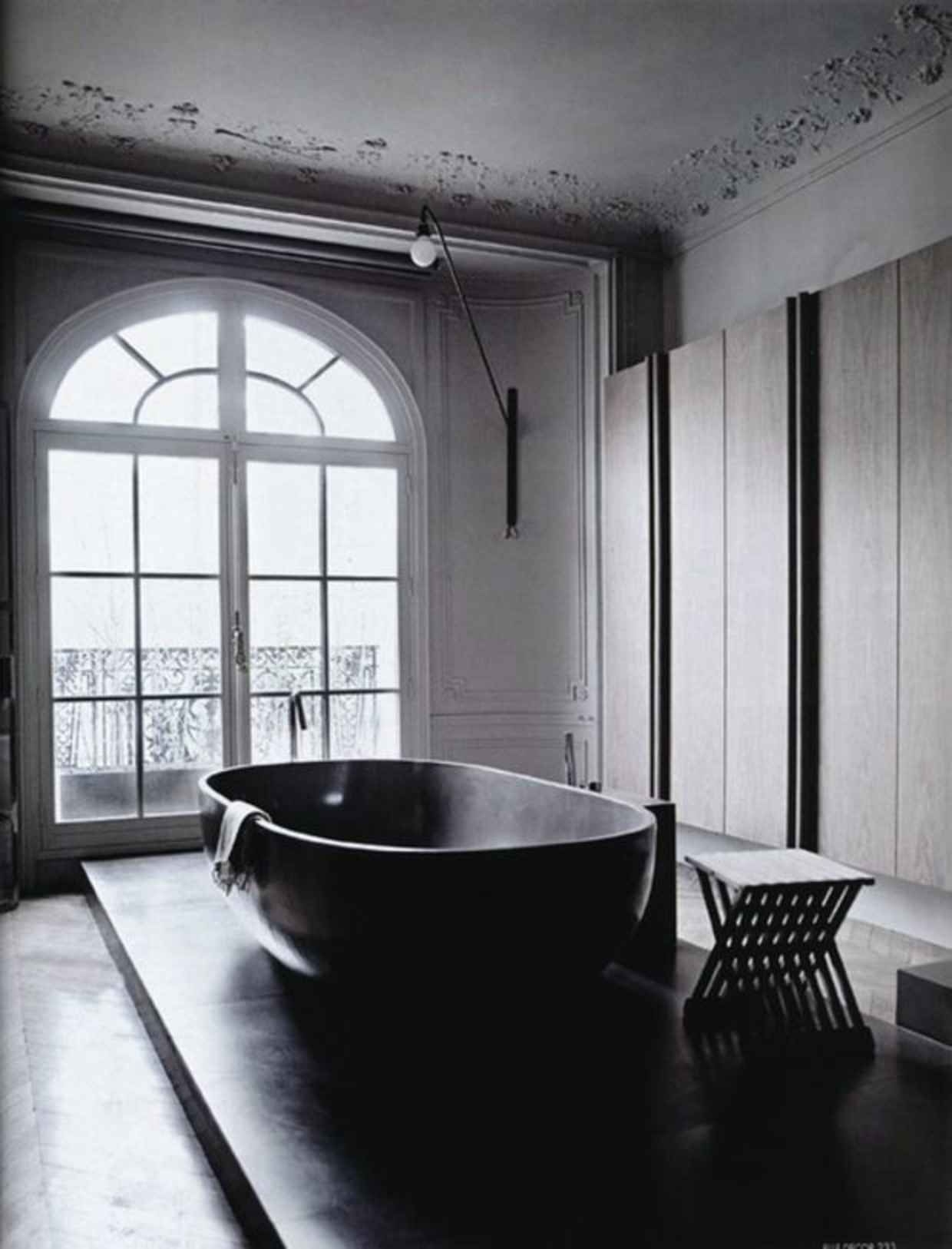 Black bathtub 15