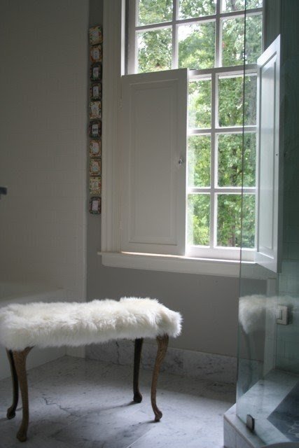 Vanity stools for bathrooms 17